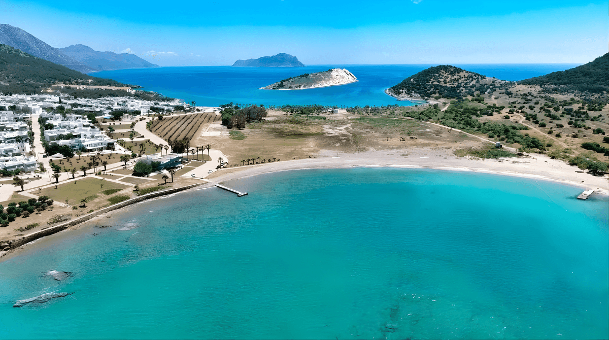 Tisan Koyu — sakin Akdeniz suları