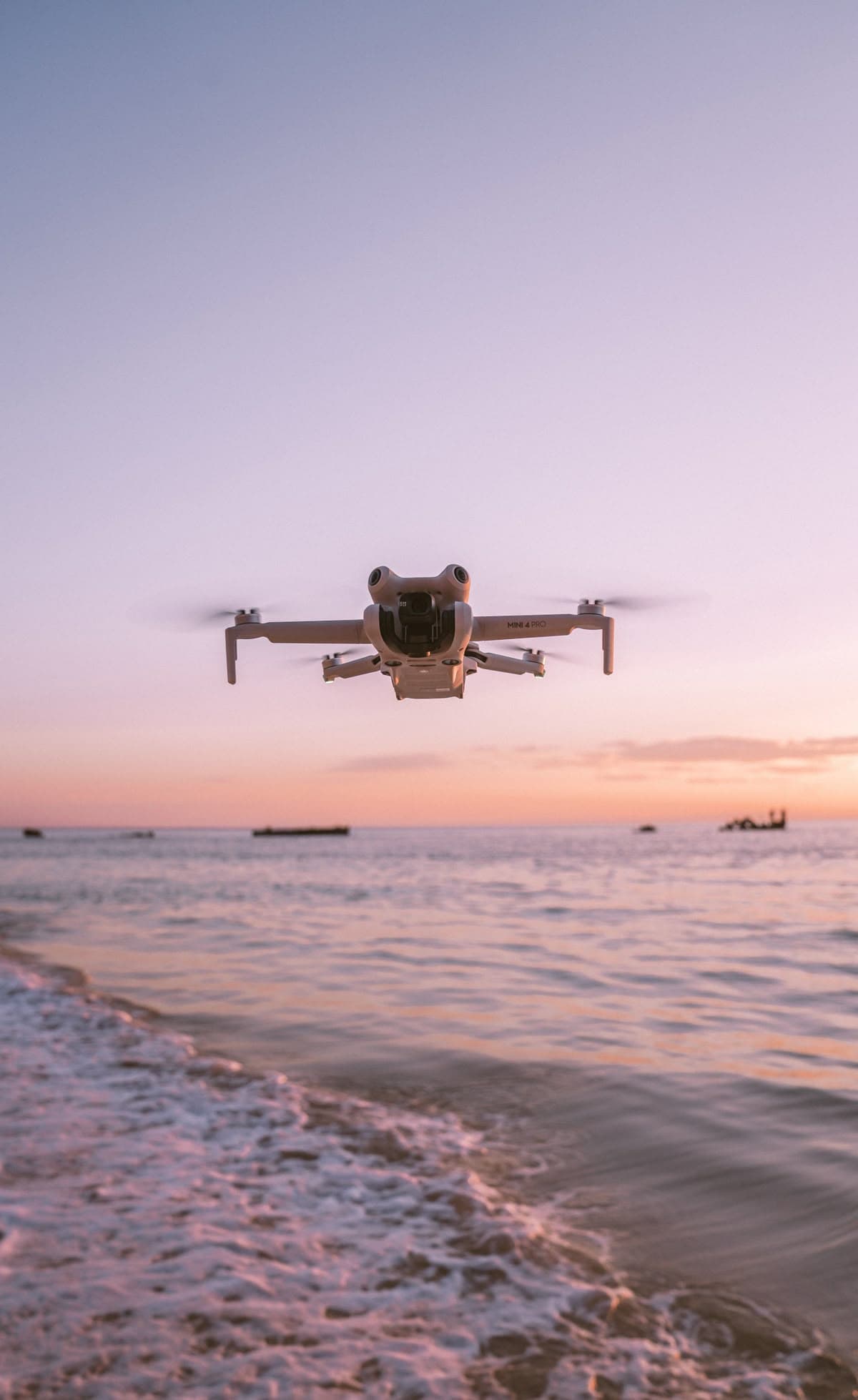 Как спланировать съёмку с дрона на воде: свет, маршрут и спокойный процесс